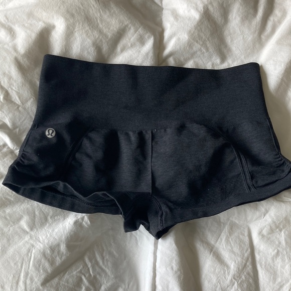 Black Lululemon shorts - Picture 1 of 4